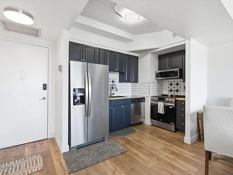 4750 N Central Ave #F14 — Photo 8