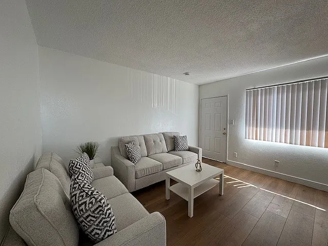 11809 Berendo Ave #7 — Photo 13