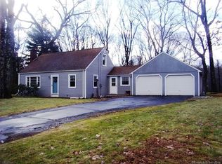 3 Russell Ln, Simsbury, CT 06070