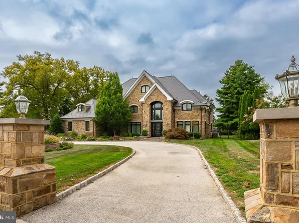 2 Dartmouth Ln, Haverford, PA 19041