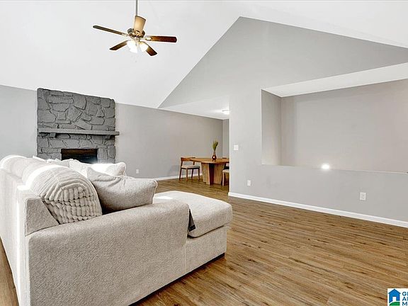 4th image of 816 Seven Springs Dr