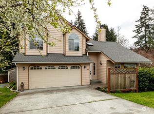 1046 NE Taftson St, Oak Harbor, WA 98277