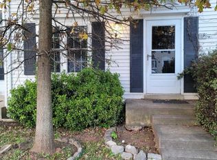 48 Bickel Ct, Sterling, VA 20165