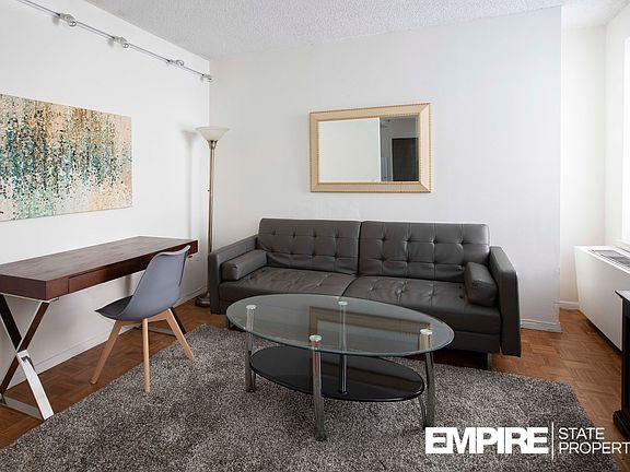 2nd image of 150 W 51st St APT 2012