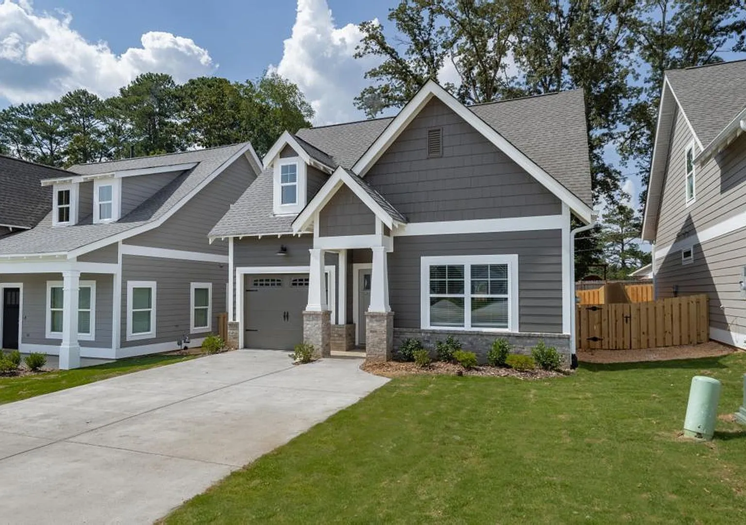 3 Bedroom Home with Bonus Office! — Photo 2