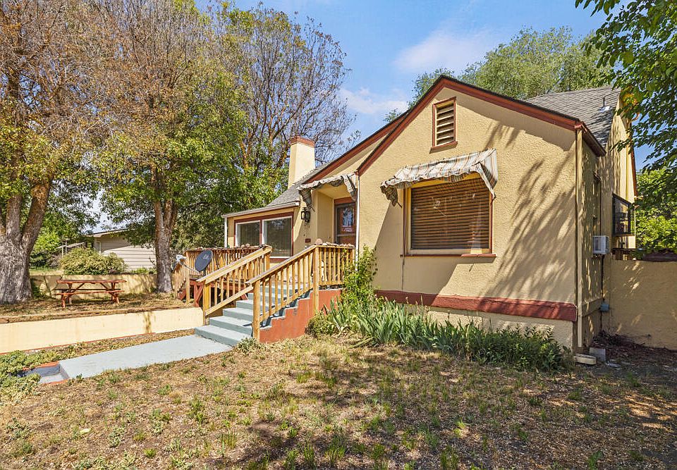 2211 Oregon Ave, Klamath Falls, OR 97601 Zillow