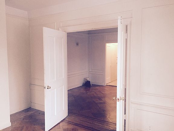 5th image of 455 Empire Blvd APT 1