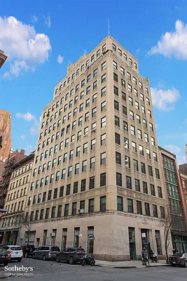 Sold by Sotheby's International Realty | media 34