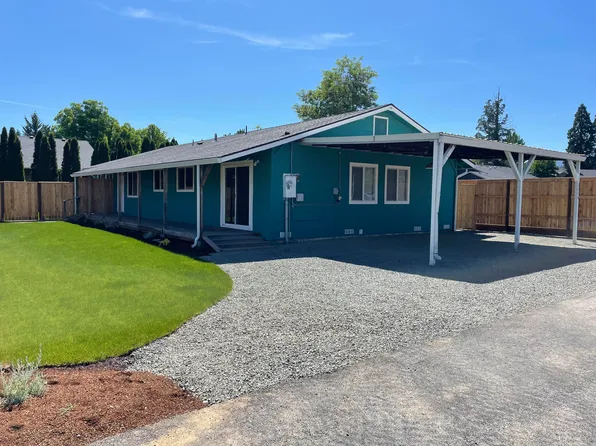 2216 Piazza Dr, Medford, OR 97501