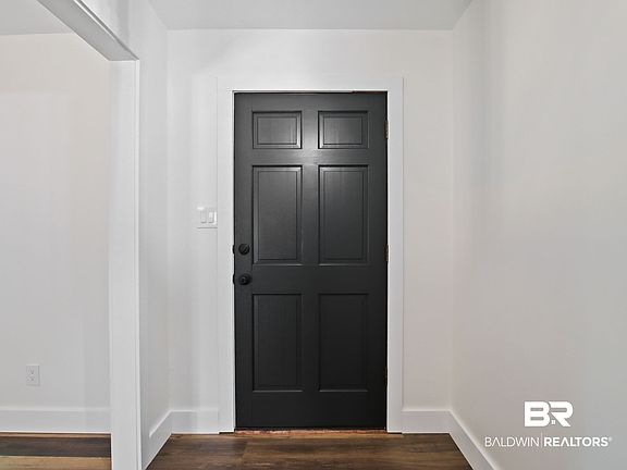 5th image of 100 Beechwood Cir