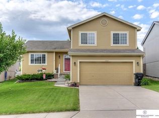 17167 Ruggles St, Omaha, NE 68116