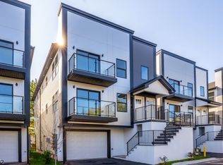 752 Sea, Elizabeth, NJ 07201