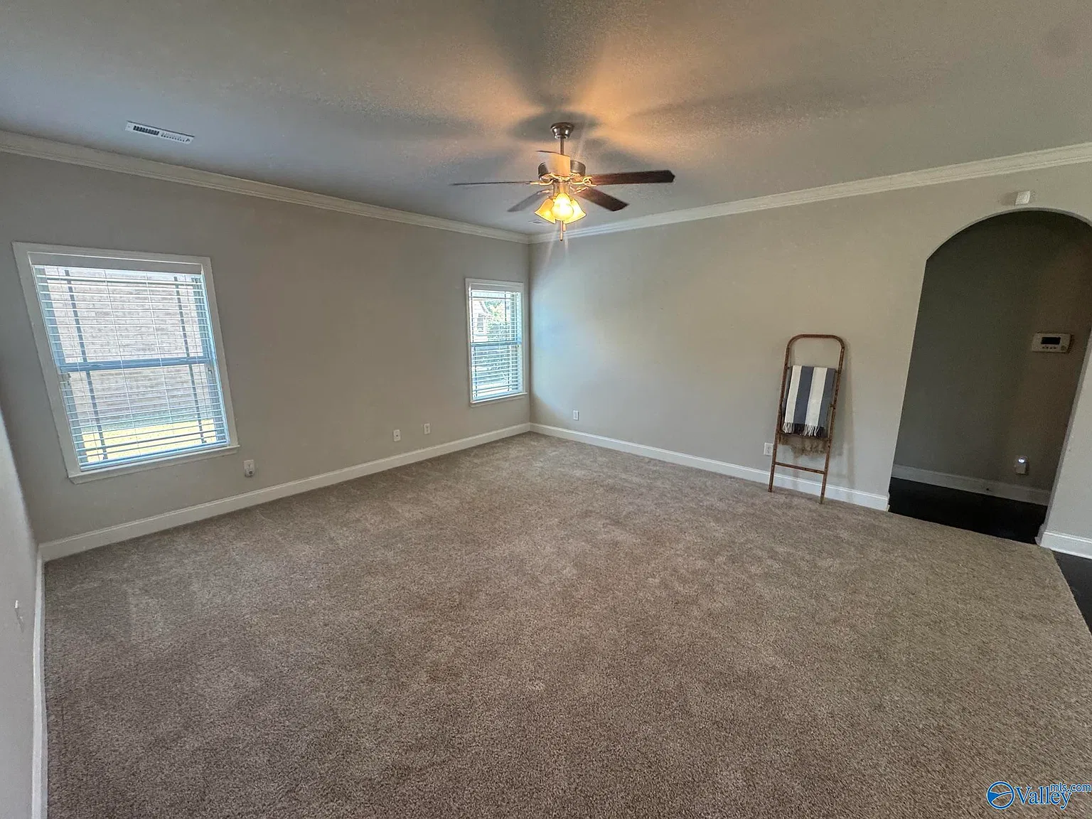 4 bed, 2.5 bath, 2798 sqft, $2,495 — Photo 4