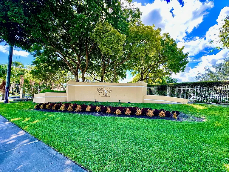 640 Cypress Club Way #G — Photo 2