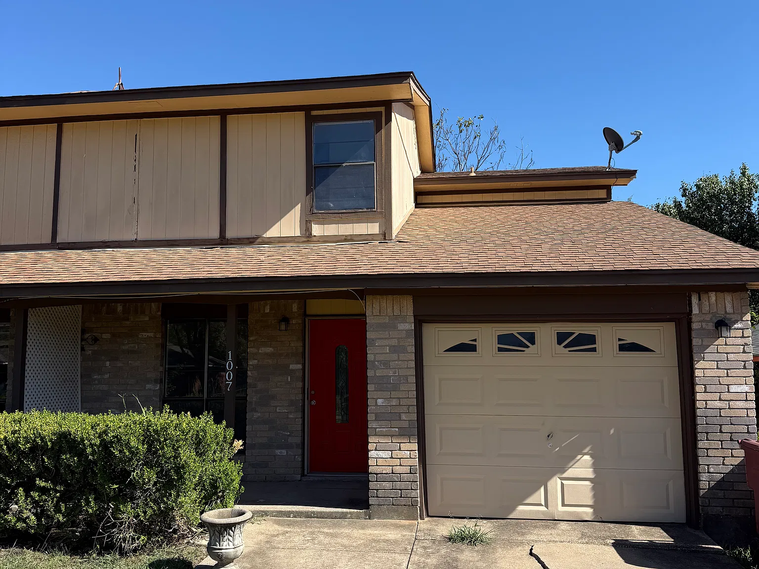 2 bed, 1.5 bath, 1222 sqft, $1,425 — Photo 1