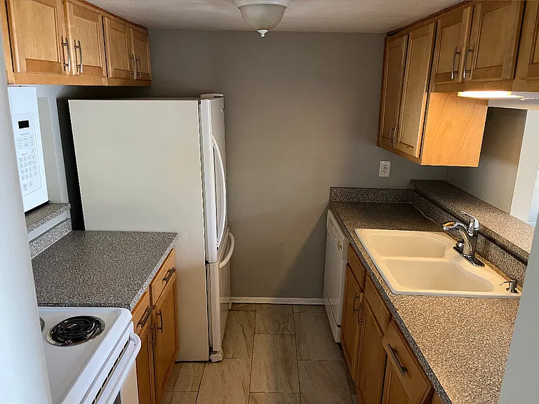 7140 Waterside Dr #1-31204 — Photo 3