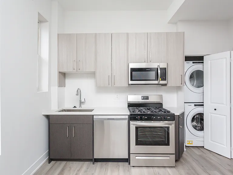818 W 18th St #4M — Photo 2
