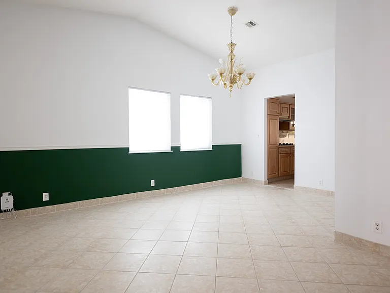 4433 Live Oak Dr — Photo 5