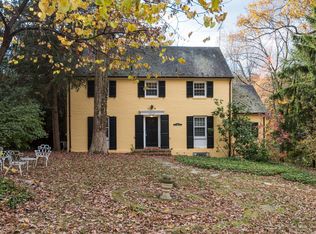 2710 Beechwood Pl, Arlington, VA 22207