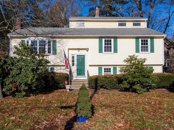 4 Oak St, Wilmington, MA 01887