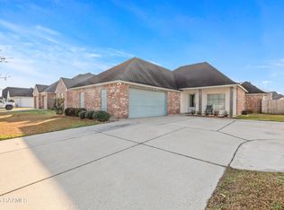 110 Olivewood Dr, Lafayette, LA 70508