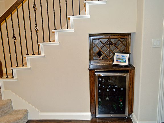5th image of 2248 Catherine Ln