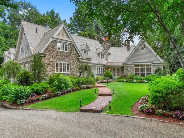 18 Valley Rd, Wellesley, MA 02481