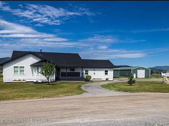 4th image of 79 Lupine Dr