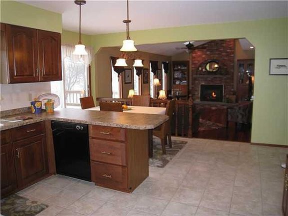 5th image of 31 River Oaks Dr