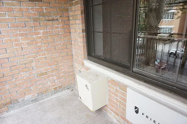 Rented by Azure Realty NY LLC | media 9