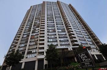 1st image of 3930 N Pine Grove Ave APT 1813