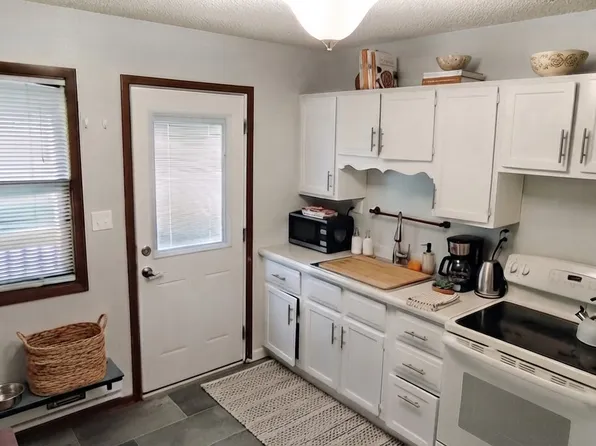 (undisclosed Address), Lamoni, IA 50140