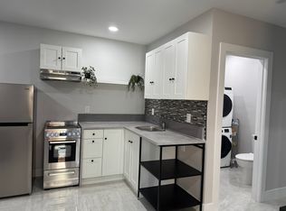 17556 1/2 Devonshire St, Northridge, CA 91325