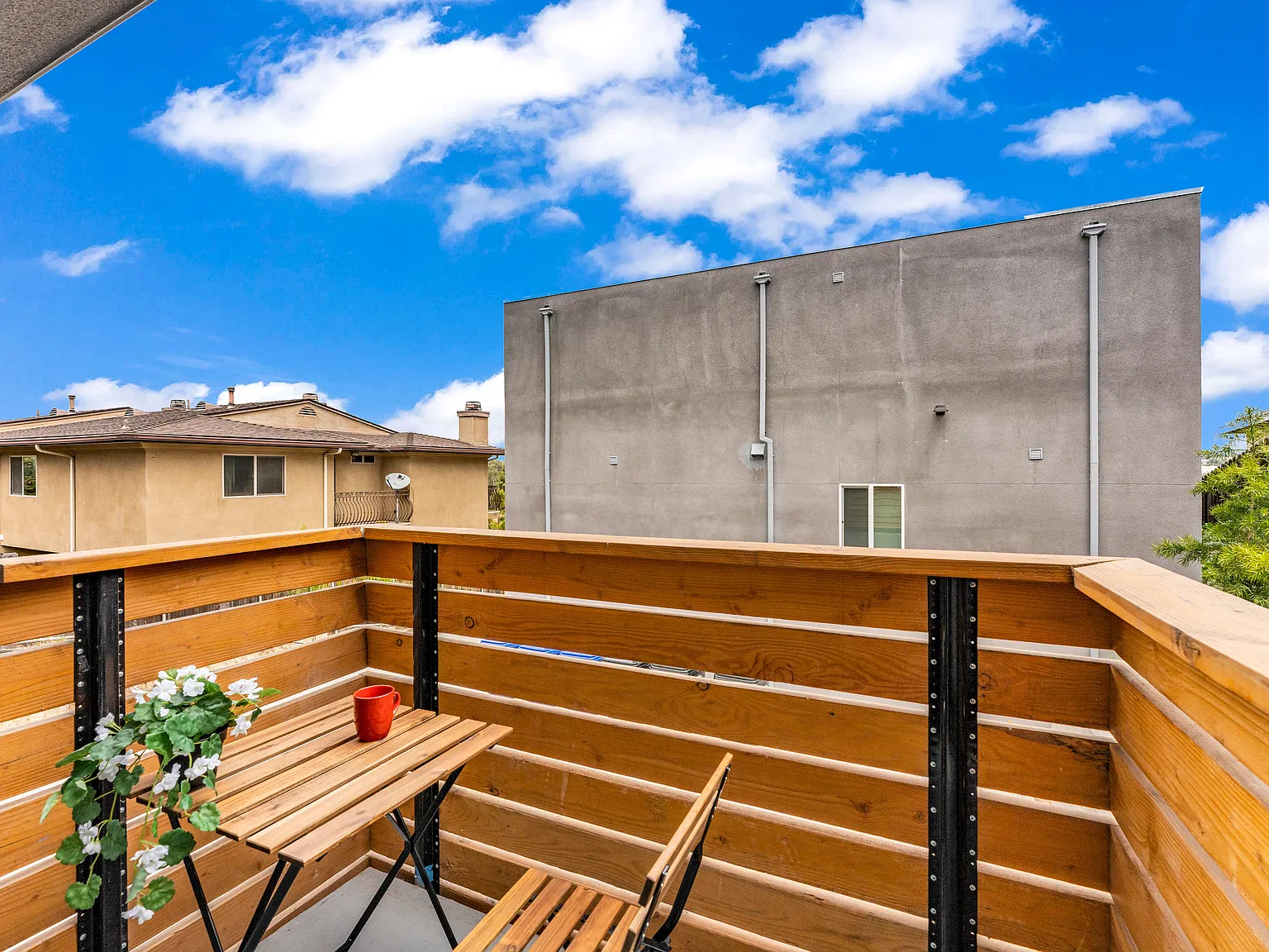 2 bed, 683 sqft, $2,490 — Photo 2