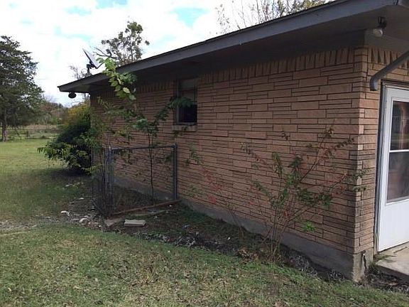 2nd image of 1012 Winkler St