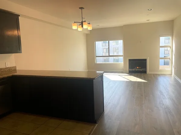 5827 Carlton Way APT 402, Los Angeles, CA 90028