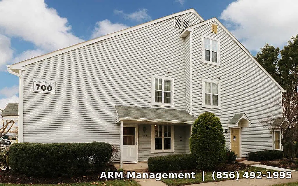 707 Sedgefield Dr - 1 — Photo 2