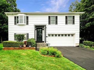 2 Midway Rd, White Plains, NY 10607