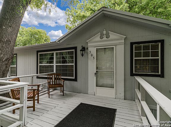 4th image of 305 Elm Dr