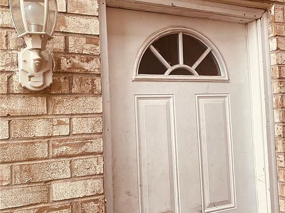 3rd image of 718 Revere Dr