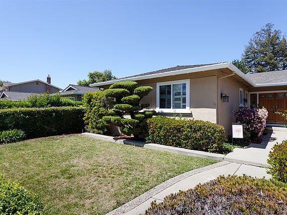 2nd image of 989 Mount Carmel Dr