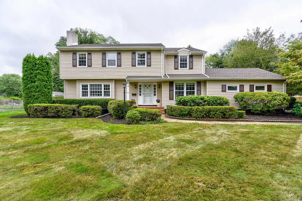 5 Thames Dr photo 1