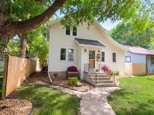 1210 13 1/2 St S, Fargo, ND 58103