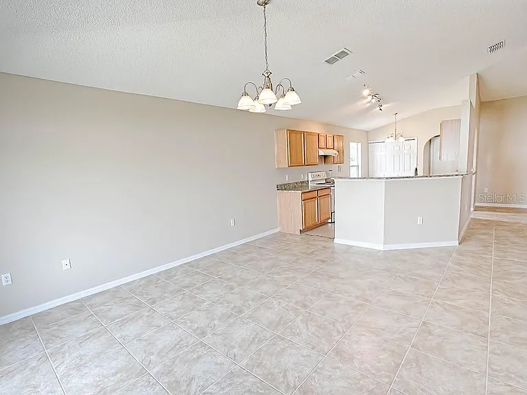 2139 Sandridge Cir — Photo 7