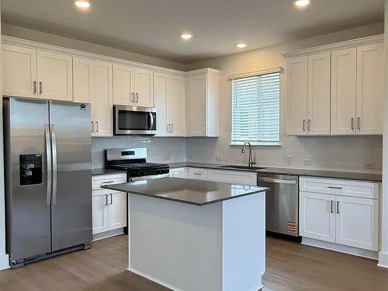 593 Tailwind Dr — Photo 14