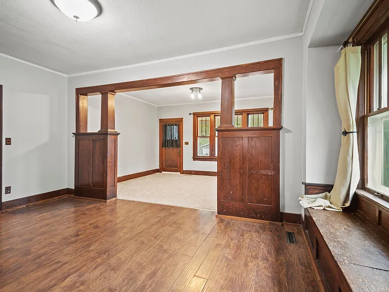 820 S Grove Ave — Photo 5