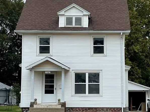 1455 W Main St, Galesburg, IL 61401