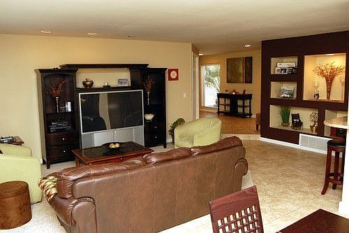 3rd image of 2811 E Calaveros Dr