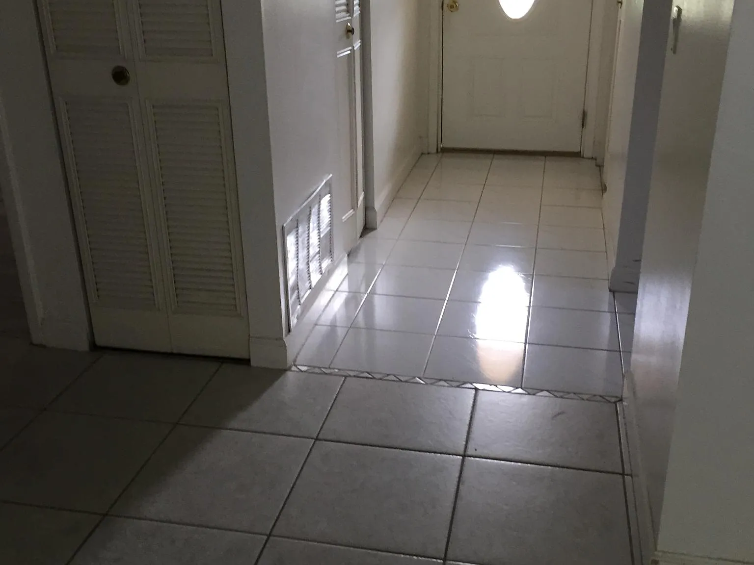 3 bed, 1300 sqft, $2,400 — Photo 4