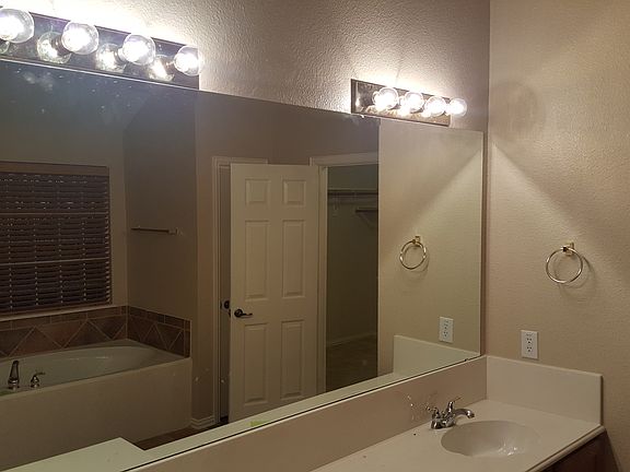 4th image of 11212 Snyder Dr
